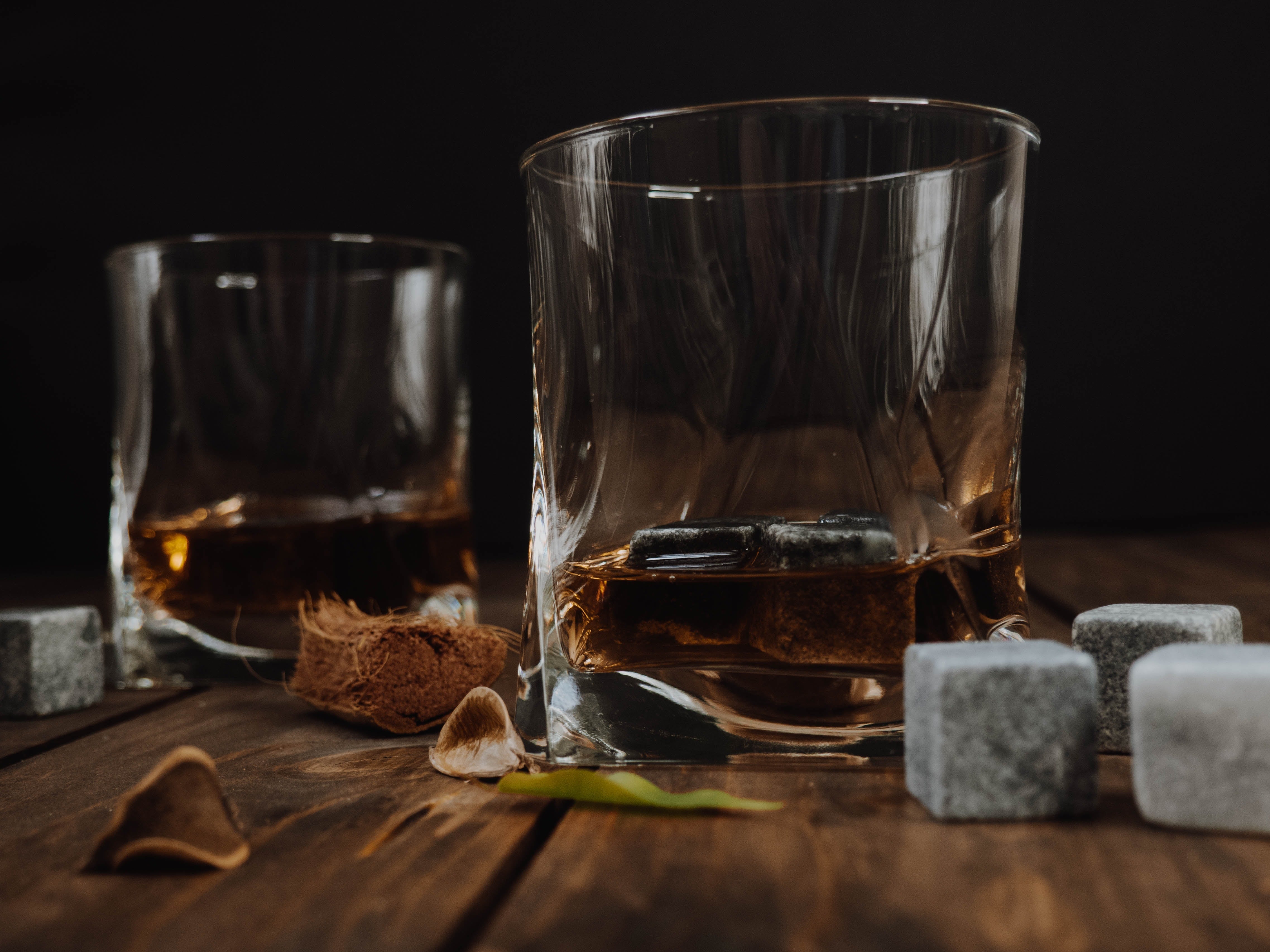 Prefer your whiskey neat or mixed? 🥃 Get FREE mixers when you